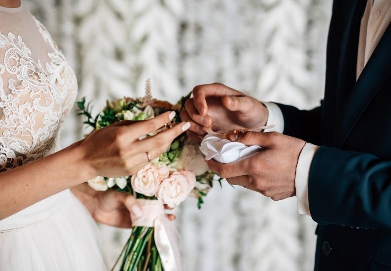 Civil marriage ceremony in Winnipeg performed by a licensed marriage commissioner