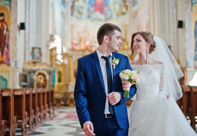 Deepika Aggarwal licensed wedding commissioner in Winnipeg during a marriage ceremony